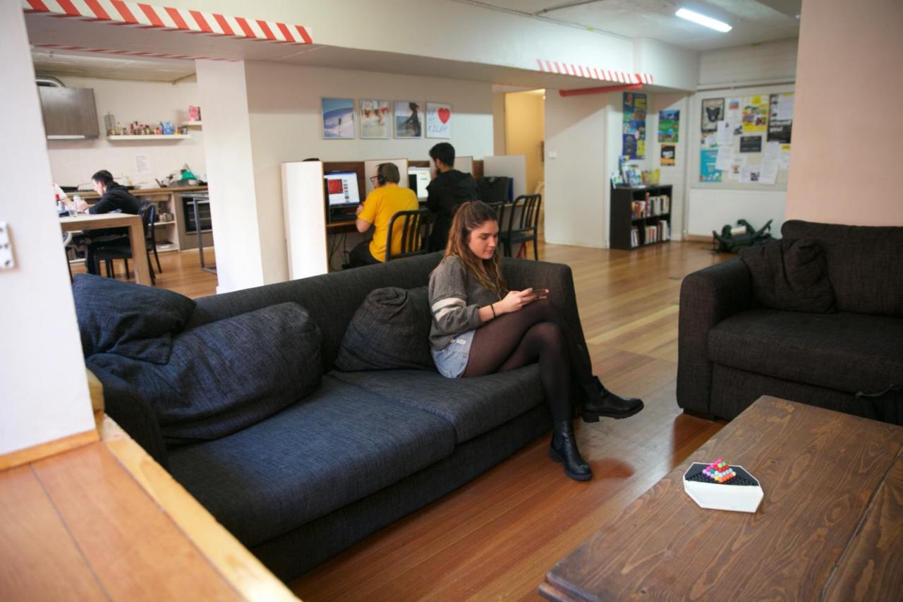Barkly Backpackers Hostel เมลเบิร์น ภายนอก รูปภาพ