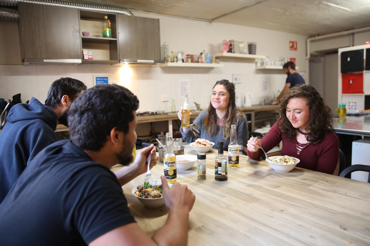 Barkly Backpackers Hostel เมลเบิร์น ภายนอก รูปภาพ